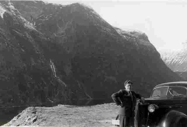 37e.lund1.jpg - 10877 Bytes