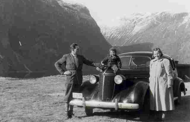 37e.lund3.jpg - 12693 Bytes