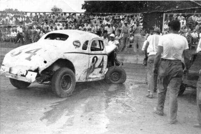 38race2.jpg - 37807 Bytes