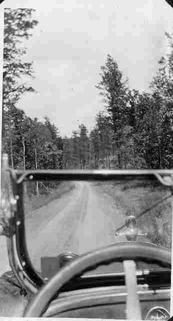 dads-roadster5.jpg - 13875 Bytes