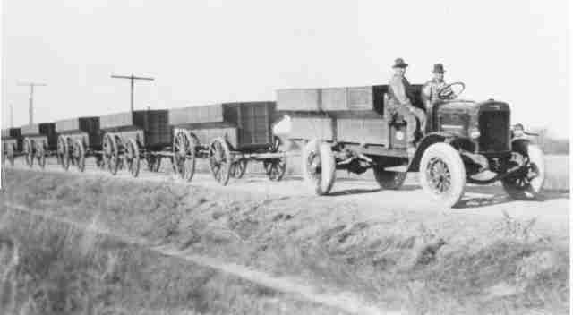 nash-truck-grain1.jpg - 12522 Bytes